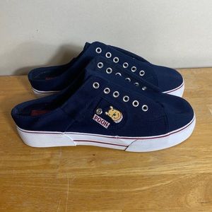 Disney Winnie the Pooh Disney Slip on sneakers Sneakers women’s size 8 dark blue